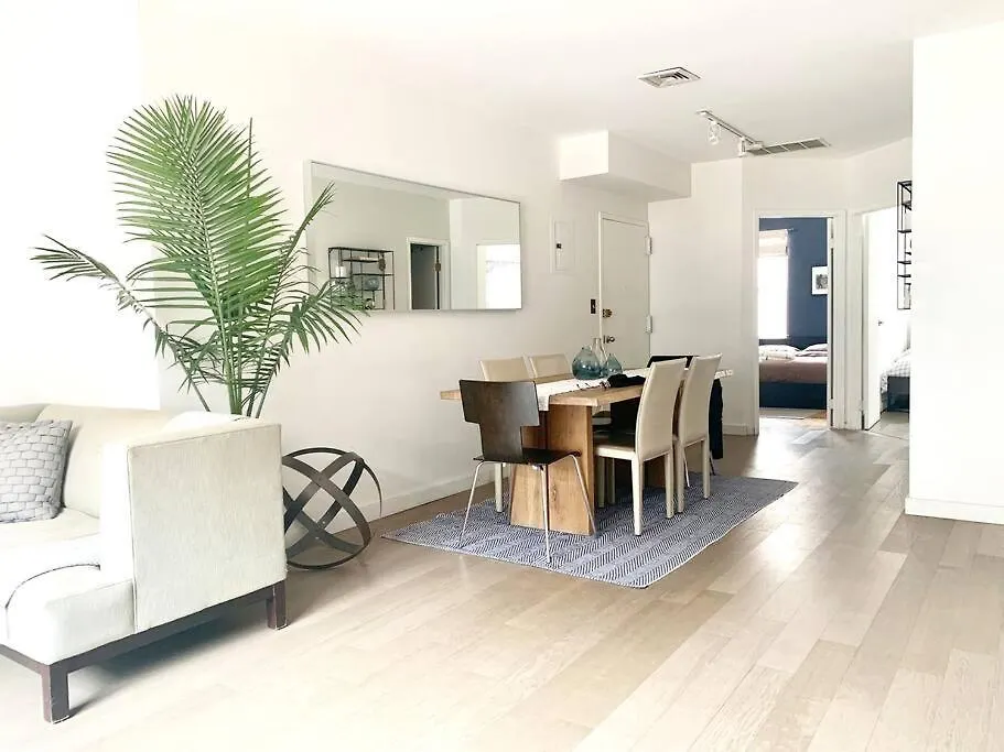 Appartamento Beautiful Bright Renovated 2Br With A Balcony- Sleeps 5 New York 0*,  Stati Uniti