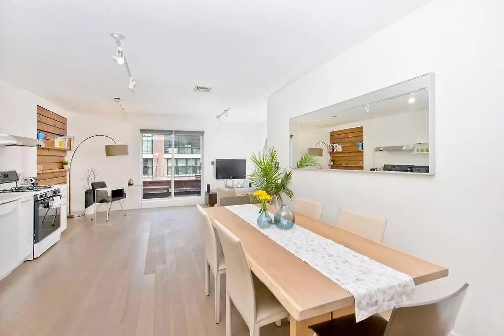 Beautiful Bright Renovated 2Br With A Balcony- Sleeps 5 Apartment New York