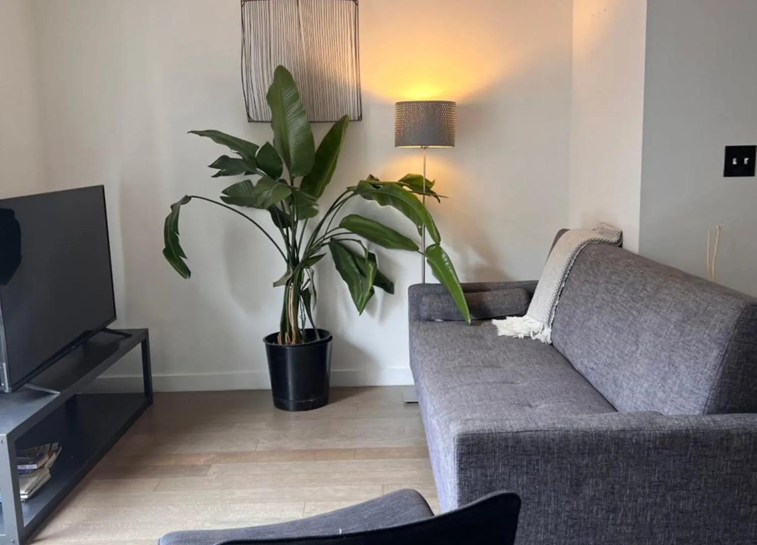 Beautiful Bright Renovated 2Br With A Balcony- Sleeps 5 Apartment New York